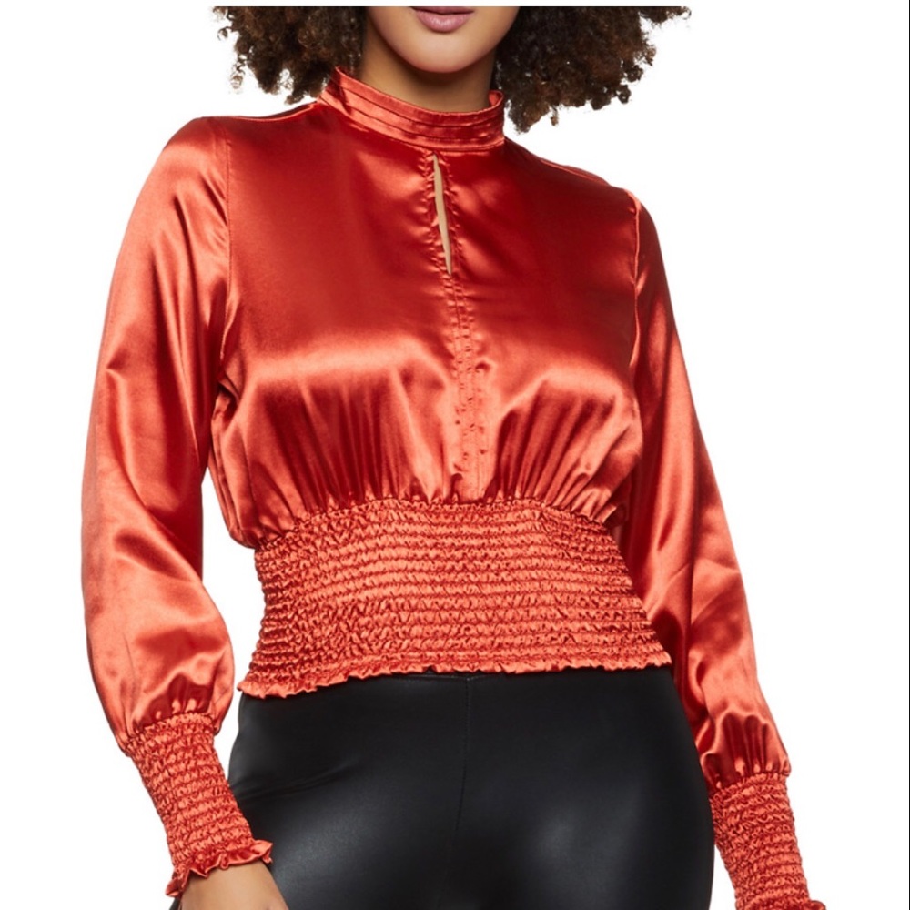 Smoked waist mock blouse